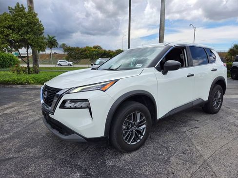 Used 2023 Nissan Rogue S FWD image 14