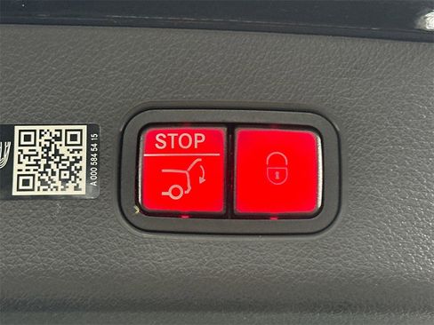 Certified 2025 Mercedes-Benz GLC 300 image 21