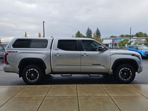Used 2024 Toyota Tundra Limited image 8
