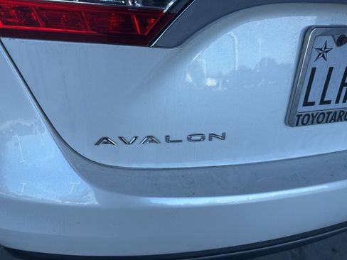 Used 2013 Toyota Avalon XLE Touring image 12