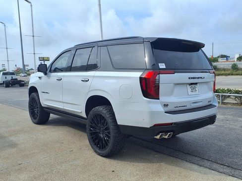 New 2026 GMC Yukon Denali w/ Denali Reserve Package AWD/4WD image 2
