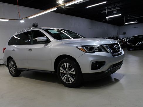 Used 2020 Nissan Pathfinder SL image 7