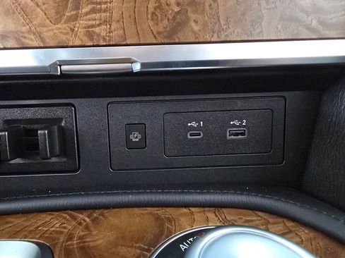 Used 2024 Nissan Armada SL image 31