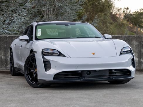 Certified 2024 Porsche Taycan GTS image 6