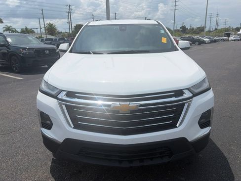Used 2023 Chevrolet Traverse LT AWD/4WD image 2