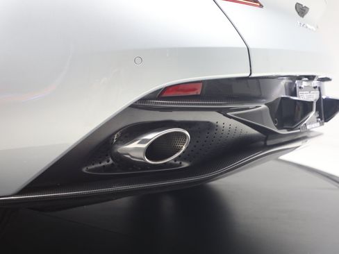 Used 2019 Aston Martin DB11 Volante RWD image 40