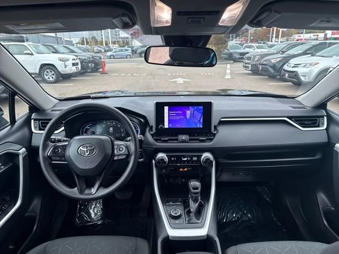 Used 2024 Toyota RAV4 AWD Hybrid image 11