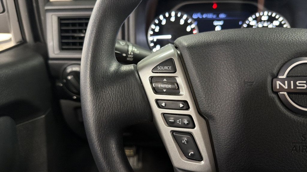 Used 2024 Nissan Titan SV AWD/4WD image 22