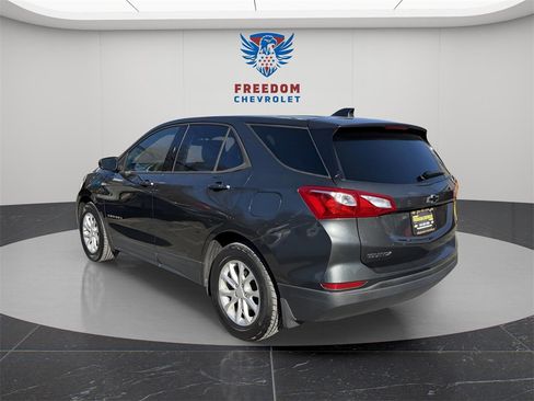 Used 2019 Chevrolet Equinox LS w/ LS Convenience Package image 4