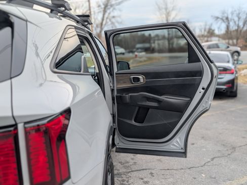 Used 2022 Kia Sorento S w/ Panoramic Sunroof Package image 43