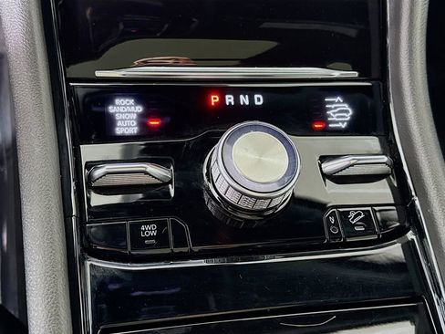 Used 2023 Jeep Grand Cherokee Overland w/ Luxury Tech Group IV image 11