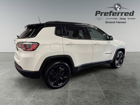 Used 2018 Jeep Compass Latitude w/ Popular Equipment Group AWD/4WD image 17