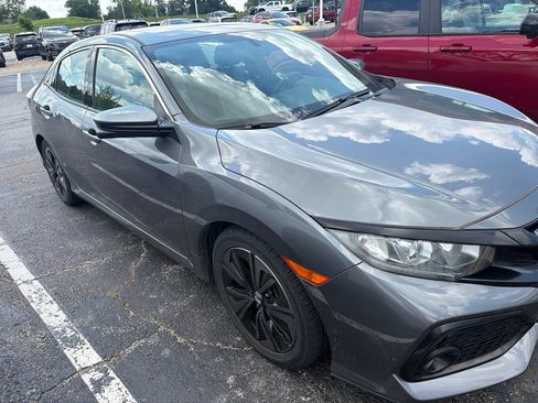 Used 2018 Honda Civic EX-L image 2