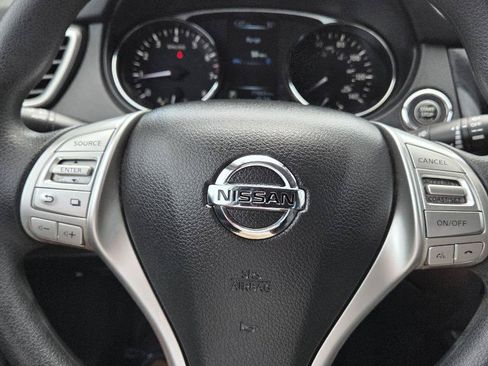 Used 2016 Nissan Rogue SV FWD image 16