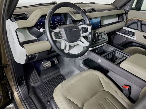 Used 2021 Land Rover Defender 110 S image 9