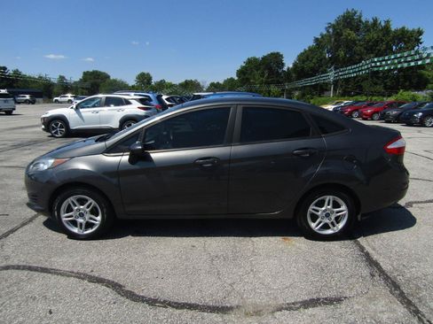 Used 2019 Ford Fiesta SE FWD image 4