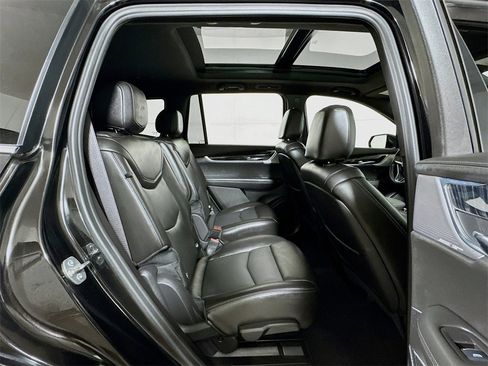 Certified 2025 Cadillac XT6 Premium Luxury image 28