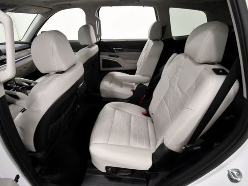 Certified 2022 Kia Telluride SX w/ SX Prestige Package image 15