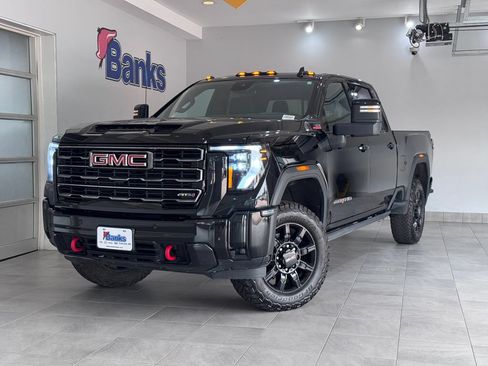 Used 2025 GMC Sierra 2500 AT4 w/ AT4 Premium Plus Package AWD/4WD image 2