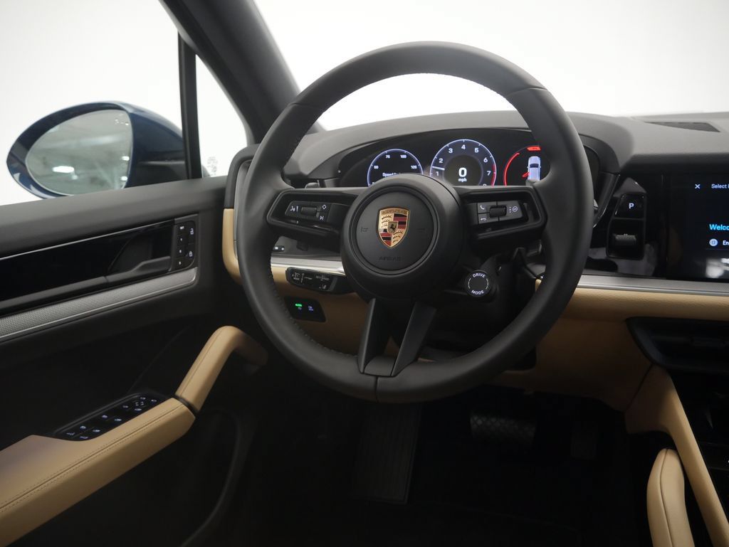 Certified 2026 Porsche Cayenne AWD/4WD image 38