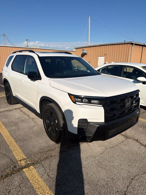 Used 2026 Honda Pilot Black Edition image 3