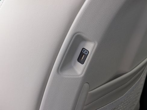 New 2026 Kia Sorento S FWD image 19