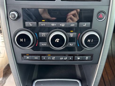 Used 2017 Land Rover Discovery Sport HSE image 22