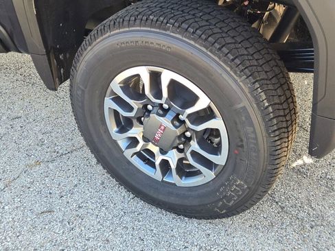 New 2026 GMC Sierra 2500 SLT image 18