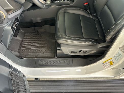 Used 2025 Ford Bronco Badlands AWD/4WD image 15