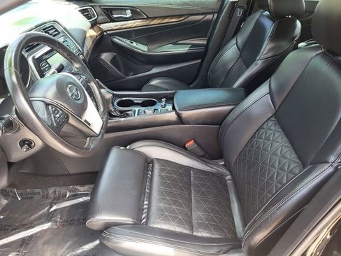 Used 2017 Nissan Maxima Platinum FWD image 19