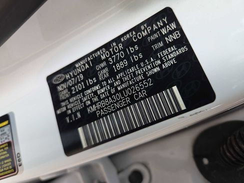 Used 2020 Hyundai Venue SE image 35