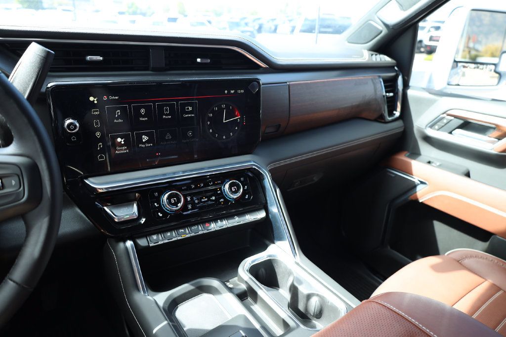 Used 2026 GMC Sierra 3500 Denali Ultimate AWD/4WD image 19