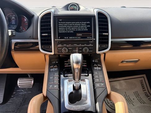 Used 2015 Porsche Cayenne S image 10
