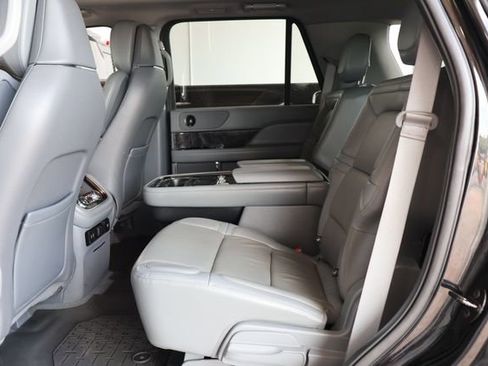 Used 2020 Lincoln Navigator Reserve RWD image 17