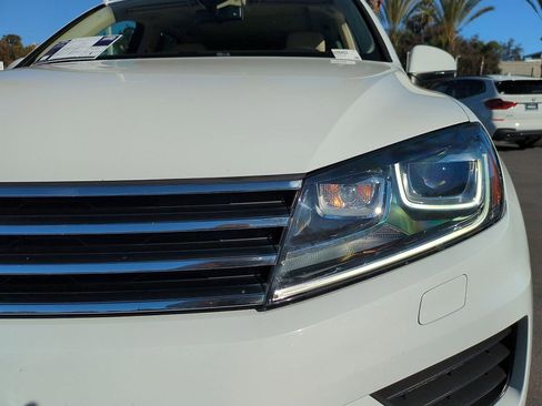 Used 2016 Volkswagen Touareg Sport image 10