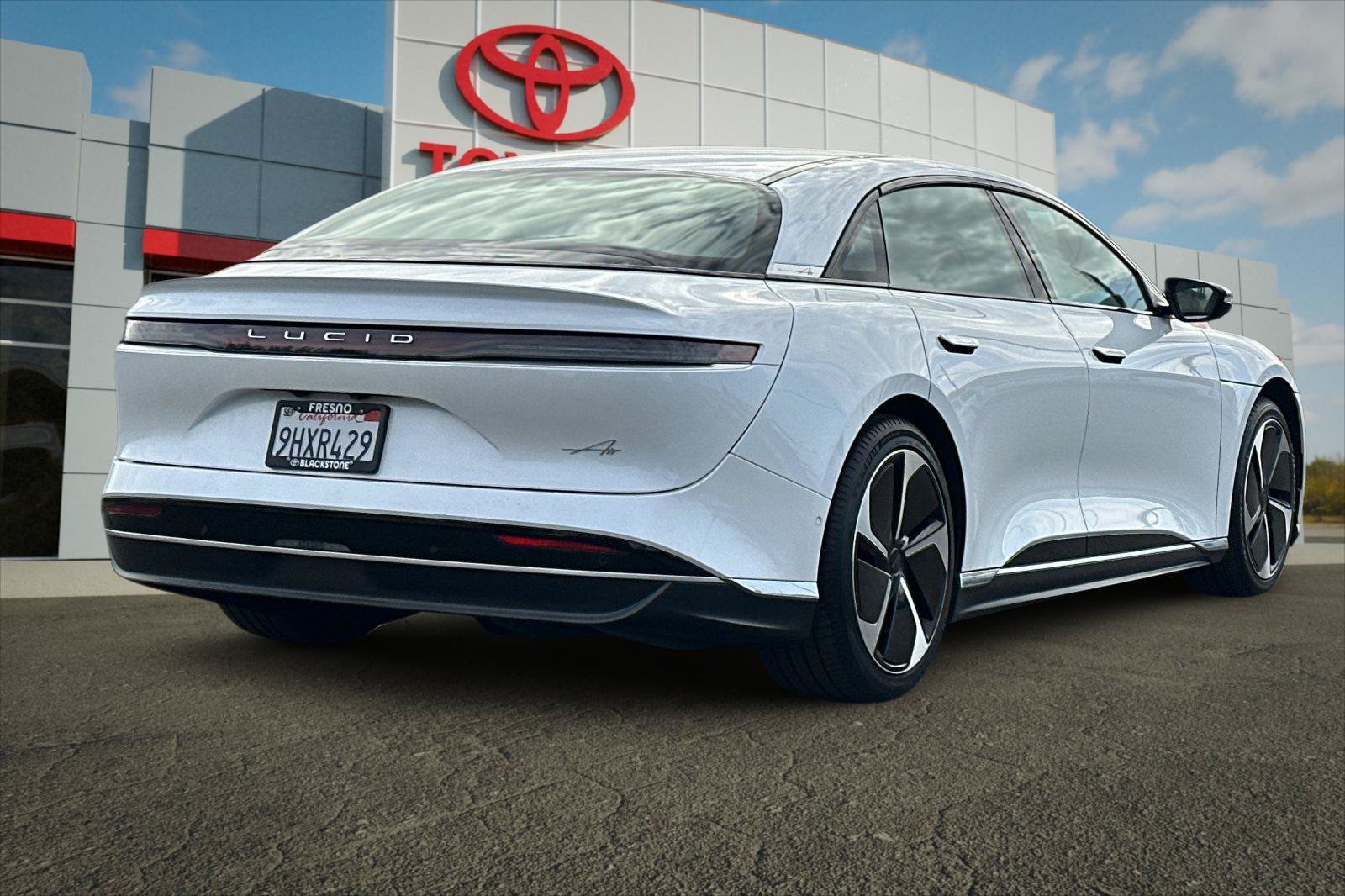 Used 2023 Lucid Air Pure AWD/4WD image 3