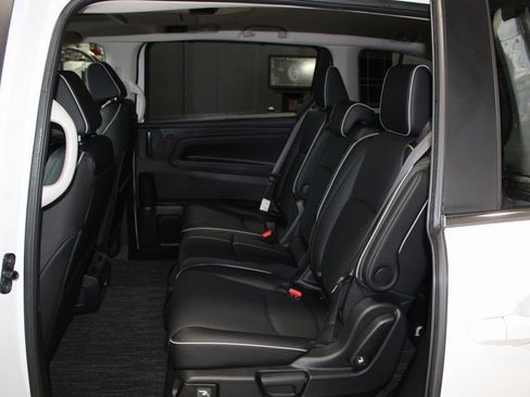 New 2026 Honda Odyssey Touring image 24