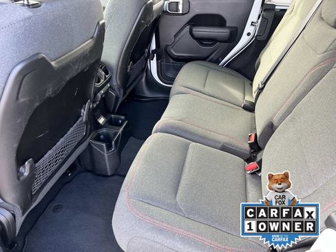 Used 2025 Jeep Wrangler Rubicon image 18