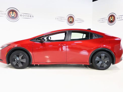 Used 2026 Toyota Prius LE FWD image 27