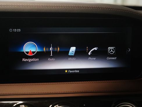 Used 2020 Mercedes-Benz S 560 4MATIC Sedan image 22