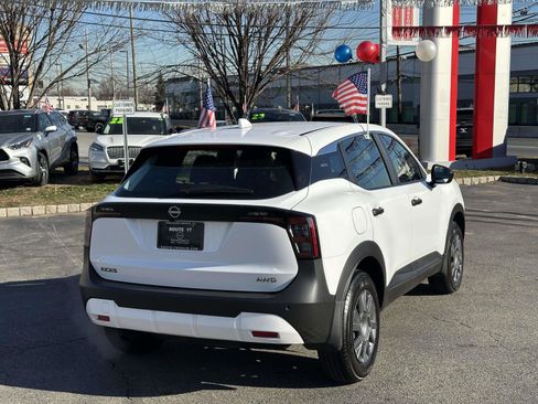 Used 2025 Nissan Kicks S image 5