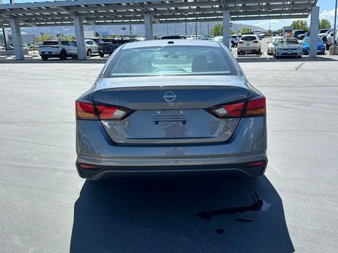 Used 2025 Nissan Altima 2.5 SV FWD image 23