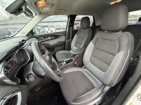 Used 2023 Chevrolet TrailBlazer LT FWD image 13