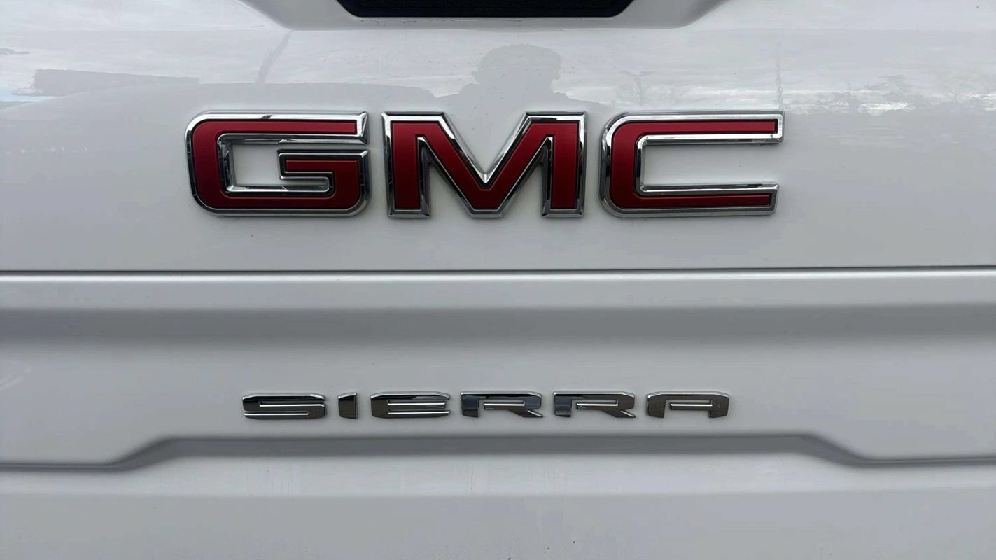 Used 2025 GMC Sierra 1500 SLT AWD/4WD image 26
