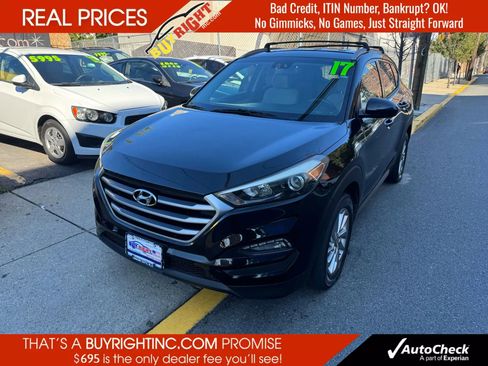 Used 2017 Hyundai Tucson SE image 1