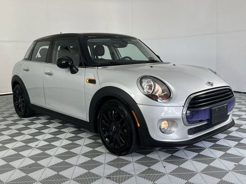 Used 2017 MINI Cooper 4-Door Hardtop FWD image 2
