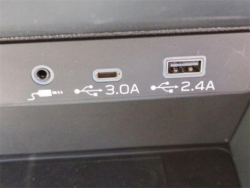 Used 2025 Subaru Forester Premium w/ Convenience Package #2 image 21