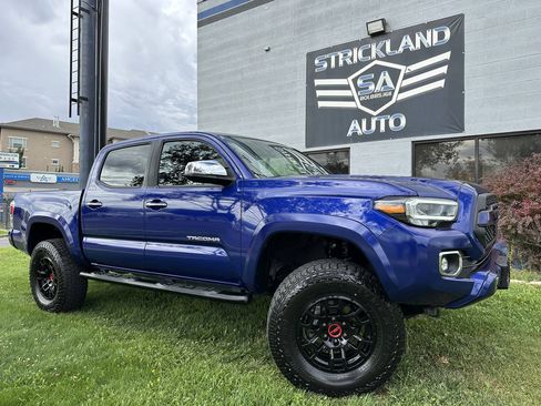 Used 2022 Toyota Tacoma Limited AWD/4WD image 1
