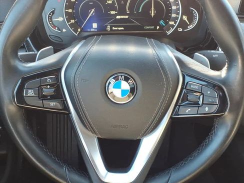 Used 2019 BMW 530e w/ Convenience Package image 17