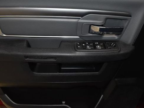 Used 2022 RAM 1500 Classic SLT image 30